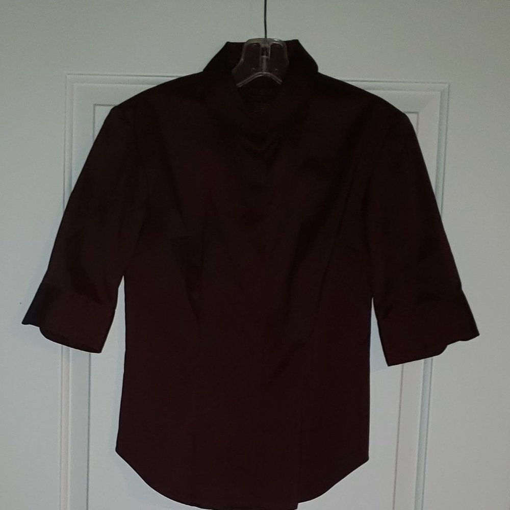 Express stretch 3/4 length sleeve button-down shirt
